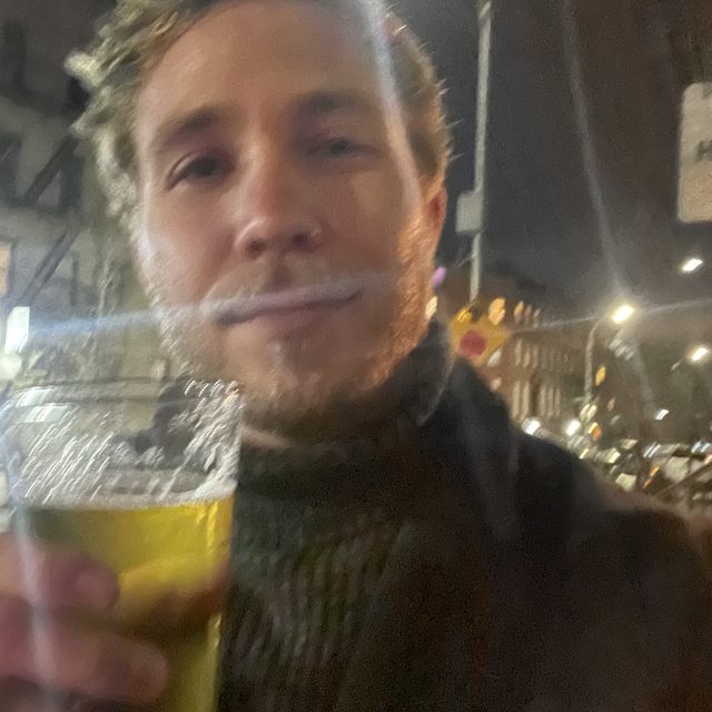 Josiah, selfie with a beer in Manhattan